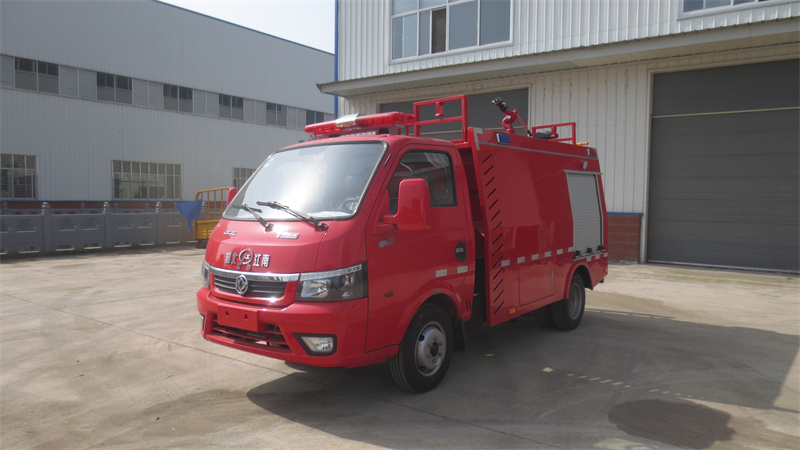 藍(lán)牌東風(fēng)途逸單排水罐消防車