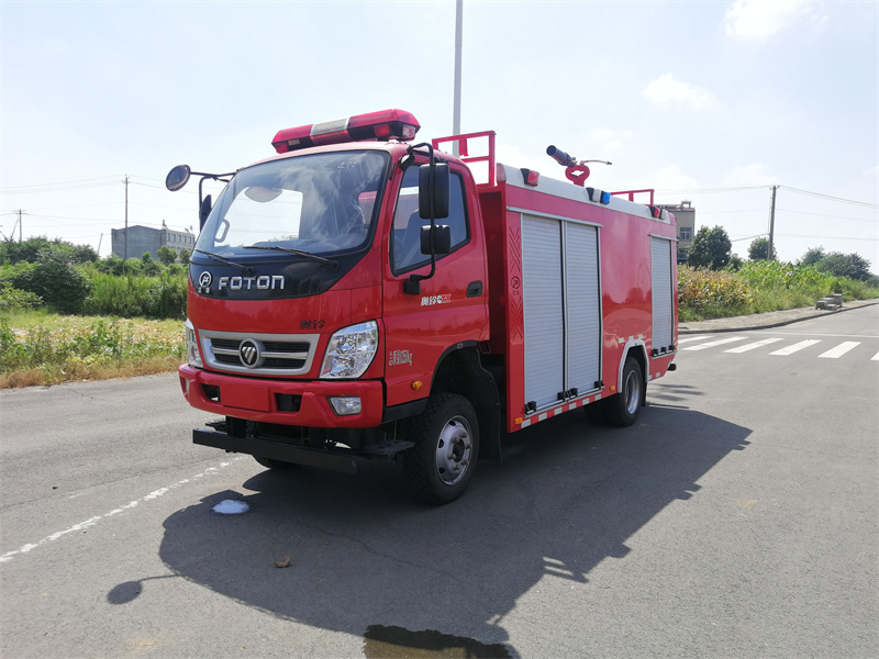福田四驅(qū)2.5噸水罐消防車