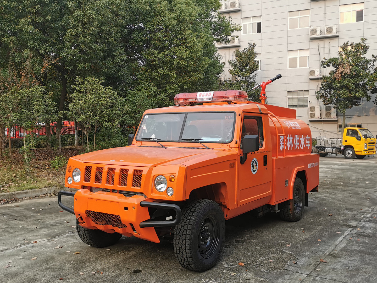 勇士單排四驅供水車（圓罐）JDF5041GGSBAW6