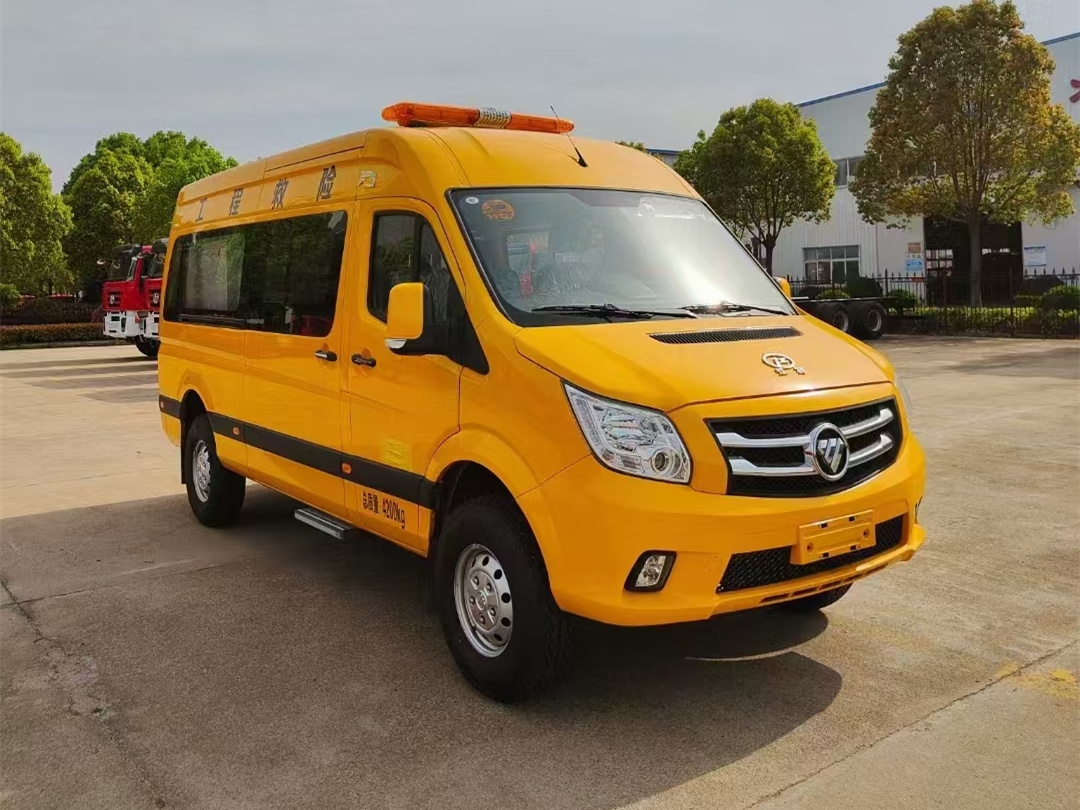 福田四驅(qū)10-13座運(yùn)兵車（救險(xiǎn)車)