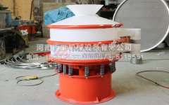 振動(dòng)篩篩分三氯化鐵粉末選用哪種材質(zhì)的振動(dòng)篩？